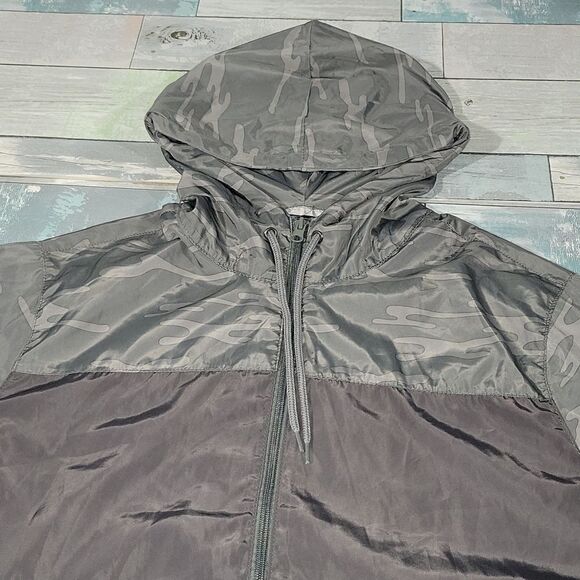 Beautiful Giant Windbreaker Jacket sz Medium - Picture 2 of 4